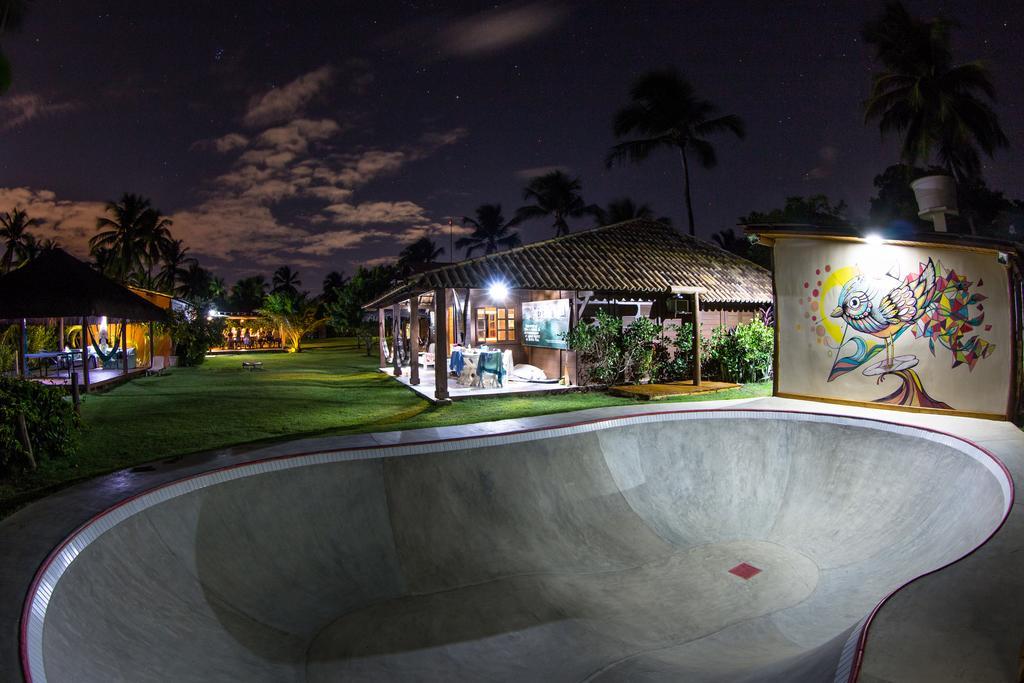 Отель Bahia Surf Camp Abrantes Экстерьер фото